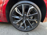 純正アルミ付き!タイヤサイズは225/40R18です