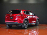 【CX-5】上質感と精悍さを兼ね備え、ワイド感を強調した意匠。オールラウンドな機能美と品格、洗練されたデザイン。