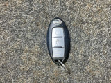 【インテリジェントキー】広い駐車場でどこに止めた分らない時!リモコンスイッチボタンを押すとクルマがピッと音とハザードランプで応えてくれます!