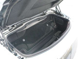 オープンカーの中では荷室も広く確保しております。