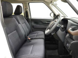 見通しのよいすっきりとした視界で、誰でも運転しやすいです。運転のしやすさは疲れにくさにも繋がりますよ♪