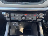 シンプルで操作しやすい運転席操作部