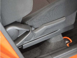 ◆シートハイトアジャスター◆運転席を上下に高さ調節ができます!運転ポジションを体格に合わせてシート調整できます。