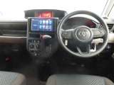 ぜひ展示車の運転席に座ってみてください。