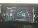 アラウンドビューモニターは、頭上より見えるような画像で車庫入れなど苦手な方にも簡単らくらく
