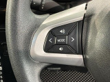 ステアリングにオーディオ操作スイッチが付いています。オーディオ画面に直接タッチしなくても操作が出来ますので、運転に集中できます。