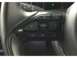 運転中目線を変えずにオーディオの操作ができるステアリングスイッチです