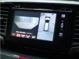 ◆マルチビューカメラシステム◆運転席から見づらい前後左右を、ナビ画面の映像で確認。見通しの悪い交差点や狭い道でのすれ違い、駐車などをサポートします。