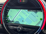 ●純正ナビ:一体感のあるナビは、高級感ある車内を演出してくれます。オーディオ機能も充実しておりますので、運転もより楽しめます♪