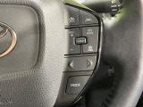 【レーダークルーズコントロール】高速道路での長距離走行が楽に!!自動で速度を保つクルーズコントロールが、衝突軽減システムと連携し、前方の車両を感知して車間を保つように速度調節してくれます!!