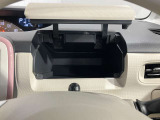 運転席からすぐ手が届く収納ボックス★サッと取り出したい小物を収納しておくと便利です!