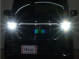 LEDヘッドライト(オートハイビーム機能付)が搭載されており、遠くまで明るく均一に照らし、高速道路等での安心感が向上しております。
