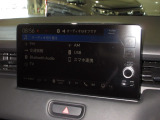 ナビゲーションはホンダコネクトディスプレイを装着しております。AM、FM、Bluetooth、フルセグTVがご使用いただけます。初めて訪れた場所でも道に迷わず安心ですね!