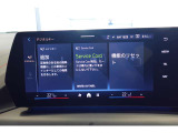 クルマの頭脳ともいえる、管理システム、iDrive。ナビだけではなく、オーディオ操作や車両情報の表示などをコントロールできます。便利さと安全性の向上にも繋がっています。