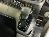 発進時から滑らかに加速する無段階変速のCVTはストップ&ゴーの多い街の中も快適です