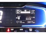 前後に装備されたセンサーで障害物を検知。音とディスプレイ表示でお知らせ。