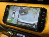 空から見たような映像で駐車ができるアラウンドビューモニター。ひと目でわかるセンサーに前後の衝突被害軽減ブレーキ付き。
