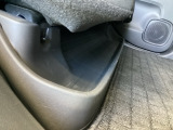 濡れた傘や置き靴などをすっきりしまえる最適なシートトレー