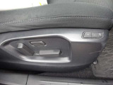 【運転席パワーシート&ドライビングポジションメモリー機能】運転手にあったシートパターン設定可能です。