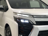 LEDヘッドライトです。デザイン性がよくとても明るいので、夜間の走行や悪天候でも安心です。しかも長寿命!