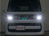 LEDヘッドライト(オートライト機能付)が搭載されており、遠くまで明るく均一に照らし、高速道路等での安心感が向上しております。