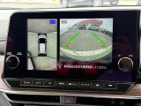 駐停車には便利なアラウンドビューモニター搭載。サイドモニターの切り替えも可能です。