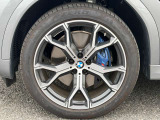 右前フロント 275/40R21
