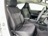 高いホールド性で運転姿勢が安定します。長距離ドライブでも疲れにくいのが魅力です。快適なドライビングライフをお送りください♪