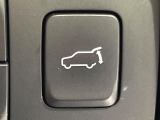【パワーバックドア】スマートキーや運転席のボタンを押すだけでリアゲートが自動で開閉します!荷物を持っている時や、高い位置にあるバックドアを閉める際に便利な機能です♪