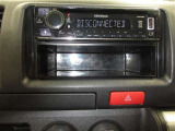 AM/FMラジオが付いています。外部入力のAUX端子が付いてスマホなどの音楽も再生できます。