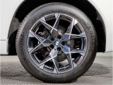 BMW純正アルミホイールです。納車時にはアルミホイールコーティングも承っております!是非ご検討下さいませ。