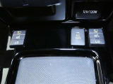 運転席/助手席シートヒーター付きです。寒い日も快適なドライブが楽しめます♪