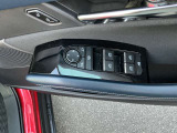 ソフトパッドとステッチを採用することにより質感の高いインテリアに仕上がってます♪