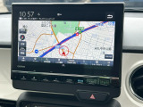 お出かけの際に安心のナビ付です☆バックカメラ機能で駐車もスムーズに行えます。