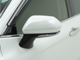 ◆ドアミラーウインカー◆ドアミラーにウインカーを装備しています。対向車に自身の進行方向を合図し安全に運転できます。