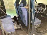 弊社営業時間は朝10:00から夕方18:00まで、毎週火曜日が定休日となっています。