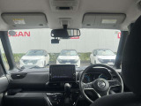視界広々で運転しやすいインパネ