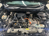 エンジンルームもクリーニング済みできれいですよ。日産の整備士がしっかりと丁寧に点検していますので安心してお乗りいただけます