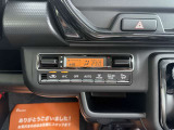 エアコン操作パネルです。ここで常に快適な温度設定にすることができます。