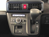 温度を設定すれば、自動で車内の温度管理をしてくれる優れものです♪ATミッションで運転楽々