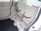 ◆チップアップ&ダイブダウン機構付【ULTR SEAT】は後席座面を左右分割で跳ね上げることができます。トランクで積載できない背の高い荷物をラクラク収納できます。ホンダ車ならではの人気装備です。
