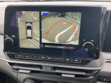 空から車を見たような「アラウンドビューモニター」!車の周りが一目で確認できるので、小さなお子様や障害物があっても安心して乗ることができます。