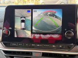 駐停車には便利なアラウンドビューモニター搭載。サイドモニターの切り替えも可能です。