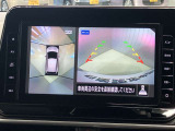 【アラウンドビューモニター】車を上から見下ろしているかのような映像で周囲の状況がひと目で確認、狭い駐車場に駐車するときも安心です♪