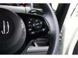 Hondaセンシングの機能のひとつ、アダプティブクルーズコントロール付!アクセルから足を離しても設定したスピードと前車との車間を保ち走行してくれます!車線維持もアシスト☆高速道路で疲労軽減ですね☆