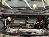 エンジンルームもクリーニング済みできれいですよ。日産の整備士がしっかりと丁寧に点検していますので安心してお乗りいただけます