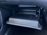 車検証などを保管するグローブボックス