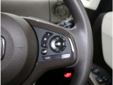アダプティブクルーズコントロール設定スイッチ  予め設定した速度で定速走行。先行車に近づいたら、システムが先行車との距離や速度差を測定し、自動的に加減速。ちょうどいい距離でついていきます(^^)v