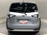 「バックフォルム」です。トランク・ラゲッジスペースには、多くの荷物を入れることが可能です。