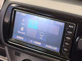 AM/FMラジオやBluetooth、TVなど、多彩なメディアソースをタッチ操作で簡単に選択できるオーディオメニュー。ドライブ中の楽しみが広がります。